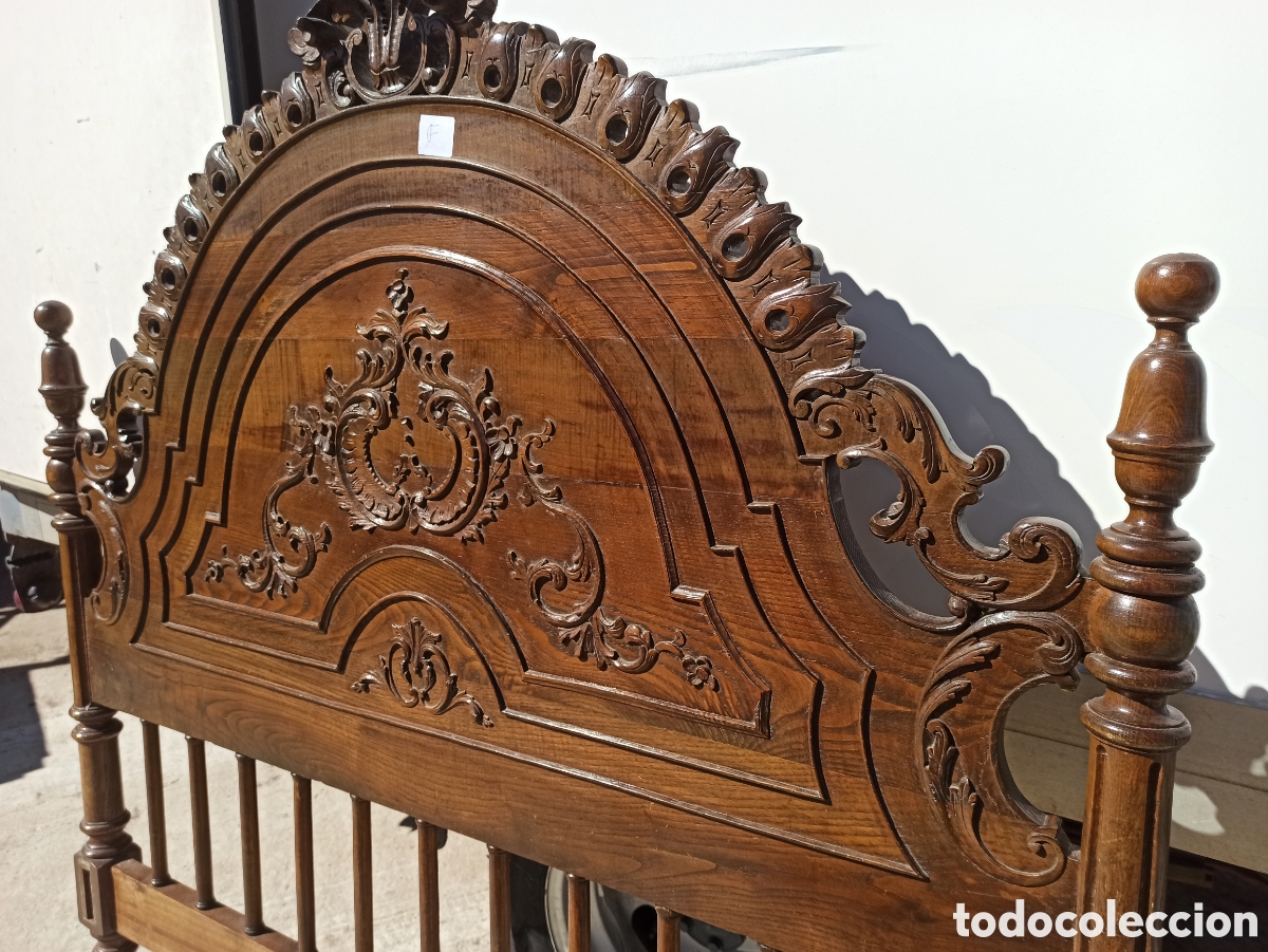 Antig&uuml;edades: Cama tallada en madera de casta&ntilde;o - Foto 4