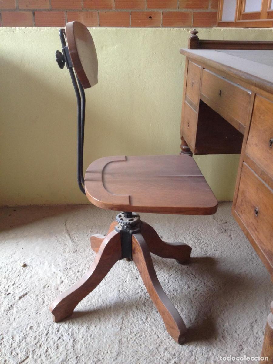Antig&uuml;edades: Mesa y silla antiguos - Foto 2