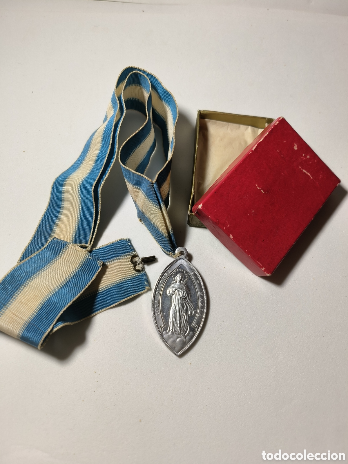 Antig&uuml;edades: Medalla de La Virgen Pur&iacute;sima - Foto 1