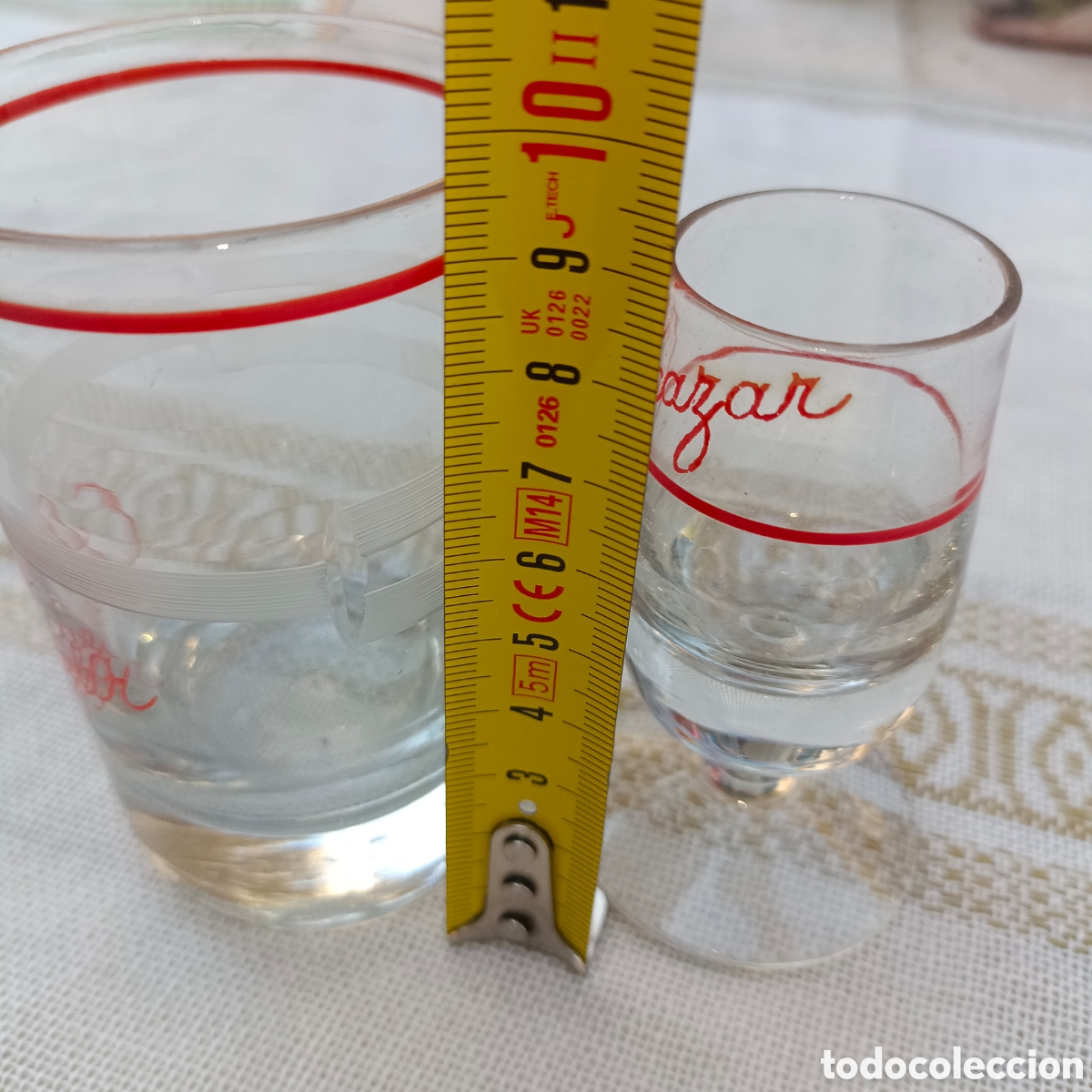 Antig&uuml;edades: Vaso m&aacute;s copa licor Alc&aacute;zar rojo - Foto 3