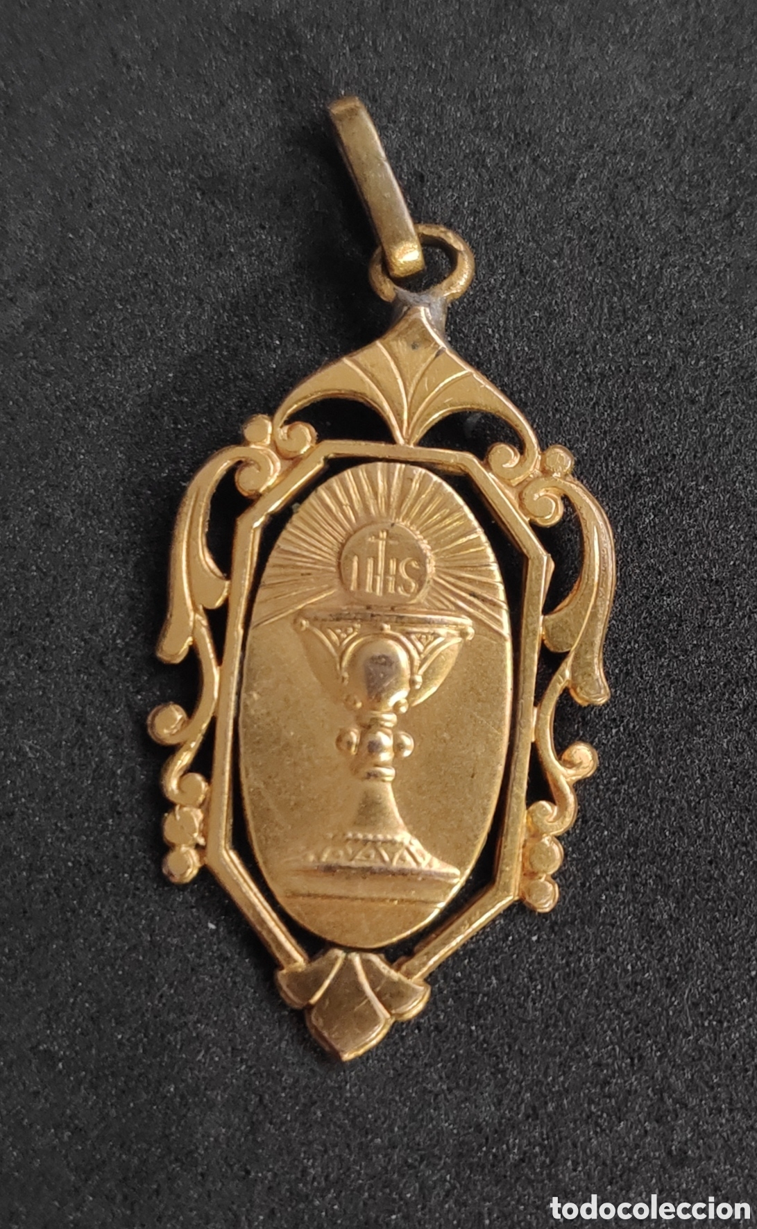 Antig&uuml;edades: ANTIGUA MEDALLA CHAPADA EN ORO DE COMUNION - Foto 1