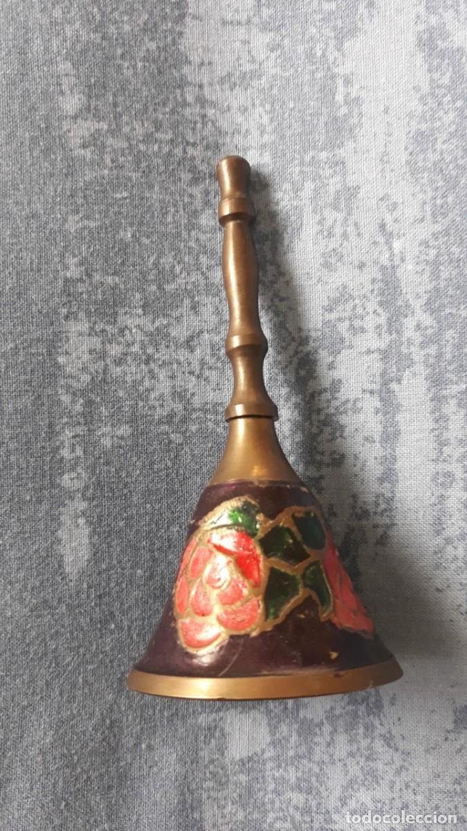 Antig&uuml;edades: Antigua campanilla 9 cm - Foto 1