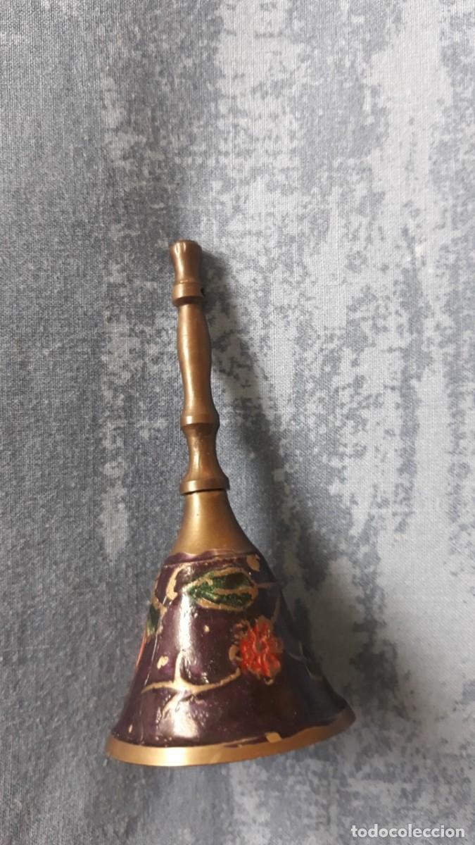 Antig&uuml;edades: Antigua campanilla 9 cm - Foto 2