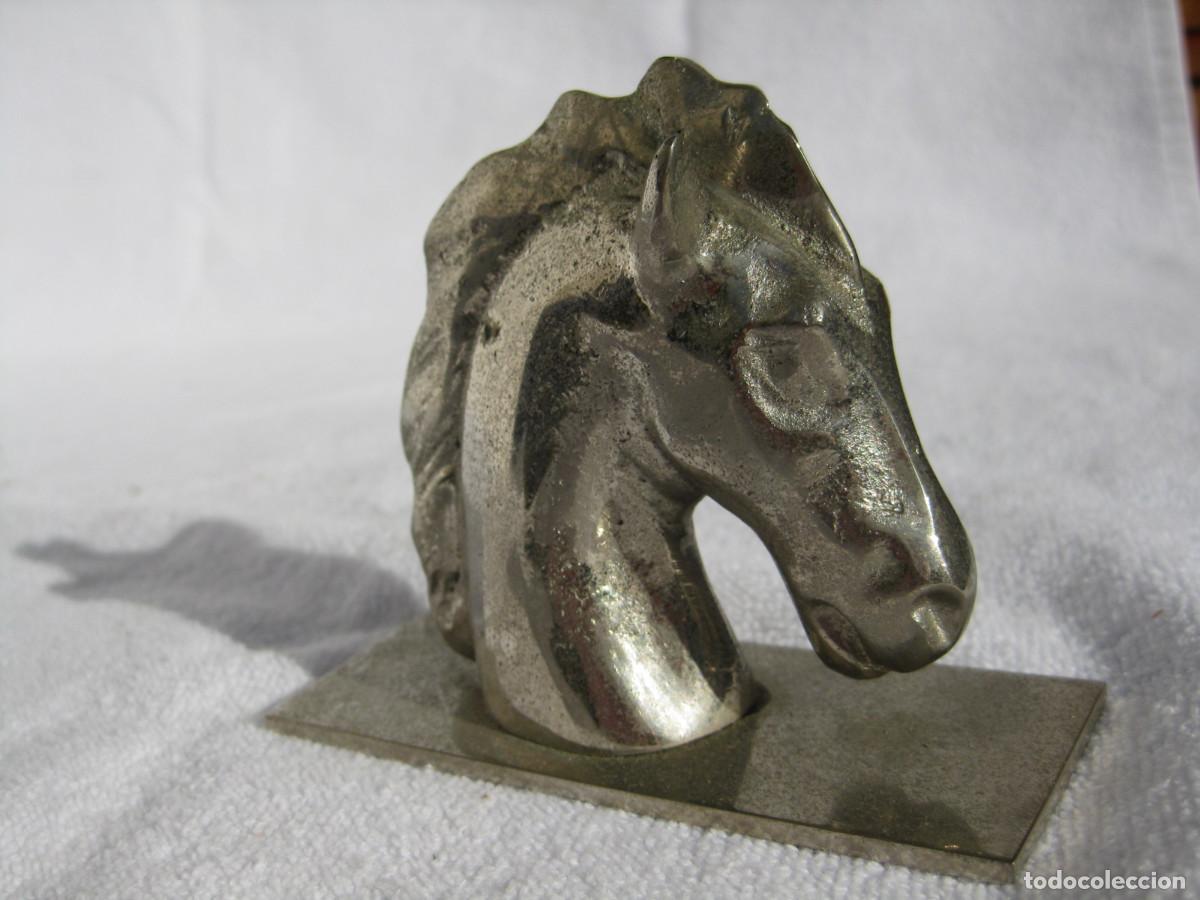 Antig&uuml;edades: PISAPAPELES EN ACERO, CABEZA DE CABALLO - Foto 3