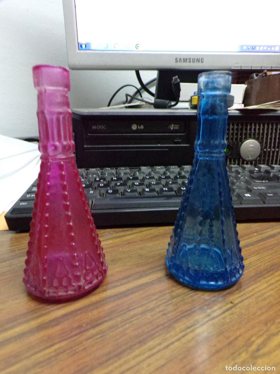 Antig&uuml;edades: ESTAMOS LIQUIDANDO. pareja de peque&ntilde;os jarrones violeteros - Foto 1