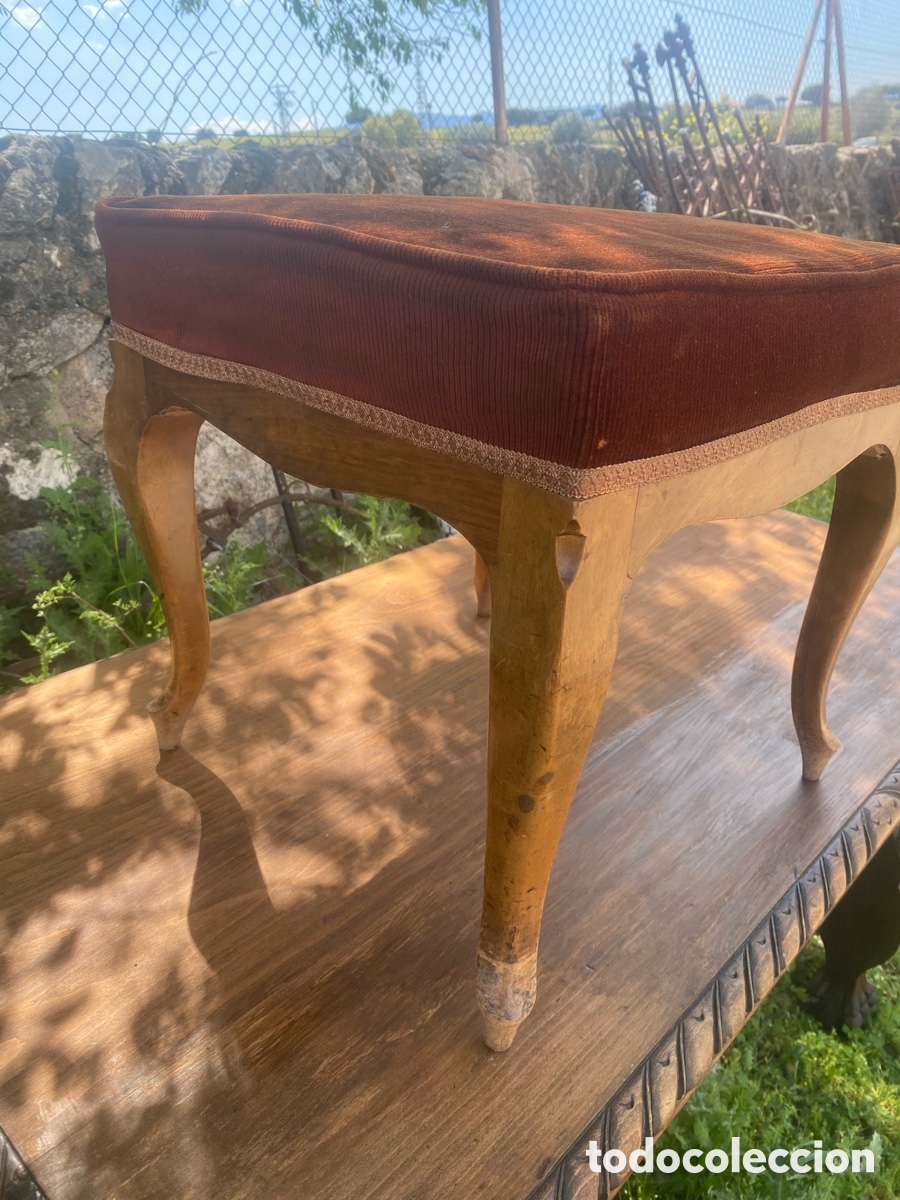 Antig&uuml;edades: Escabel en madera de nogal - Foto 2