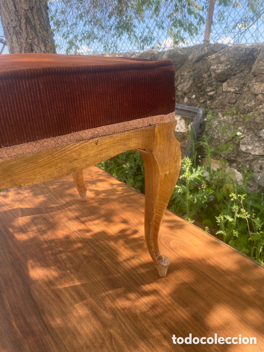 Antig&uuml;edades: Escabel en madera de nogal - Foto 4