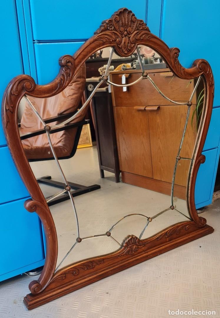 Antig&uuml;edades: Espejo biselado de madera de casta&ntilde;o - Foto 1