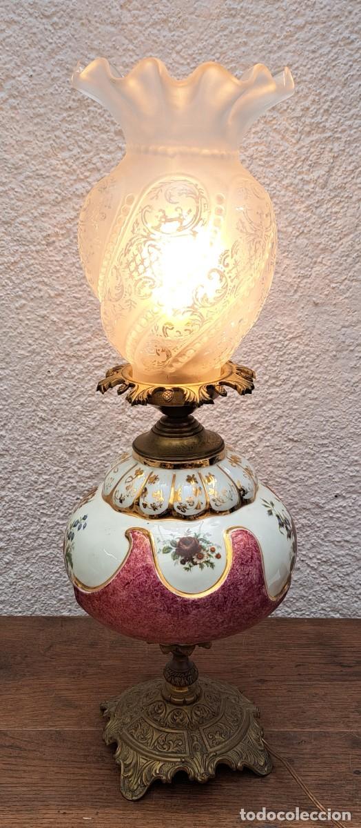 Antig&uuml;edades: L&Aacute;MPARA DE MESA PORCELANA Y BRONCE - Foto 1