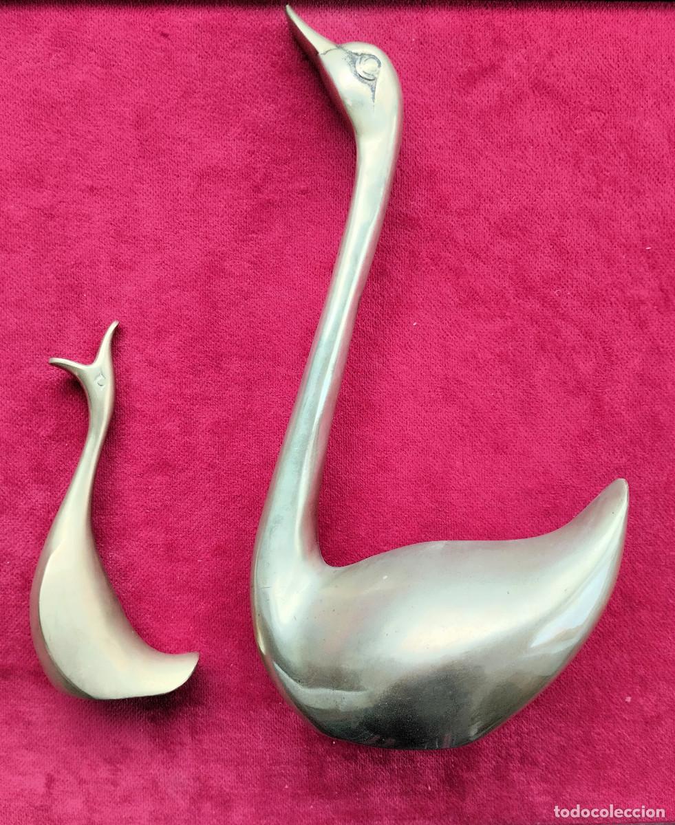 Antig&uuml;edades: DOS CISNES DE BRONCE. MADRE E HIJO - Foto 1