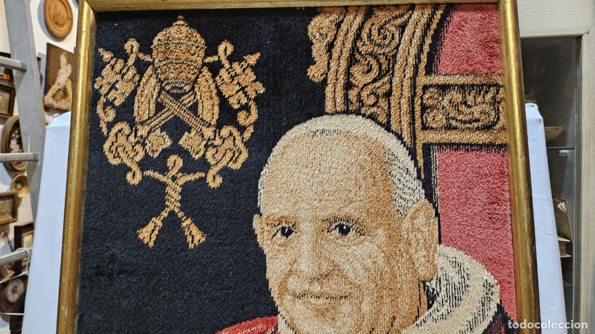 Antig&uuml;edades: tapiz en marcado el papa - Foto 3