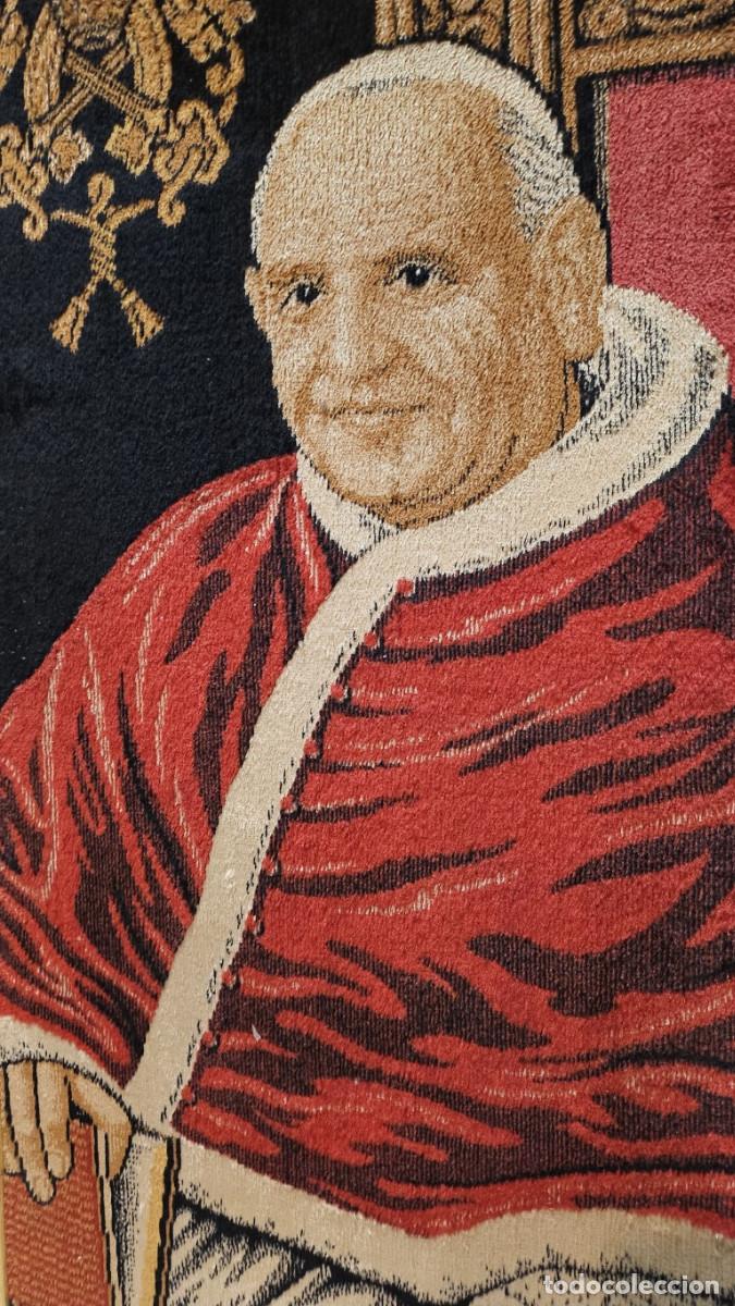 Antig&uuml;edades: tapiz en marcado el papa - Foto 7