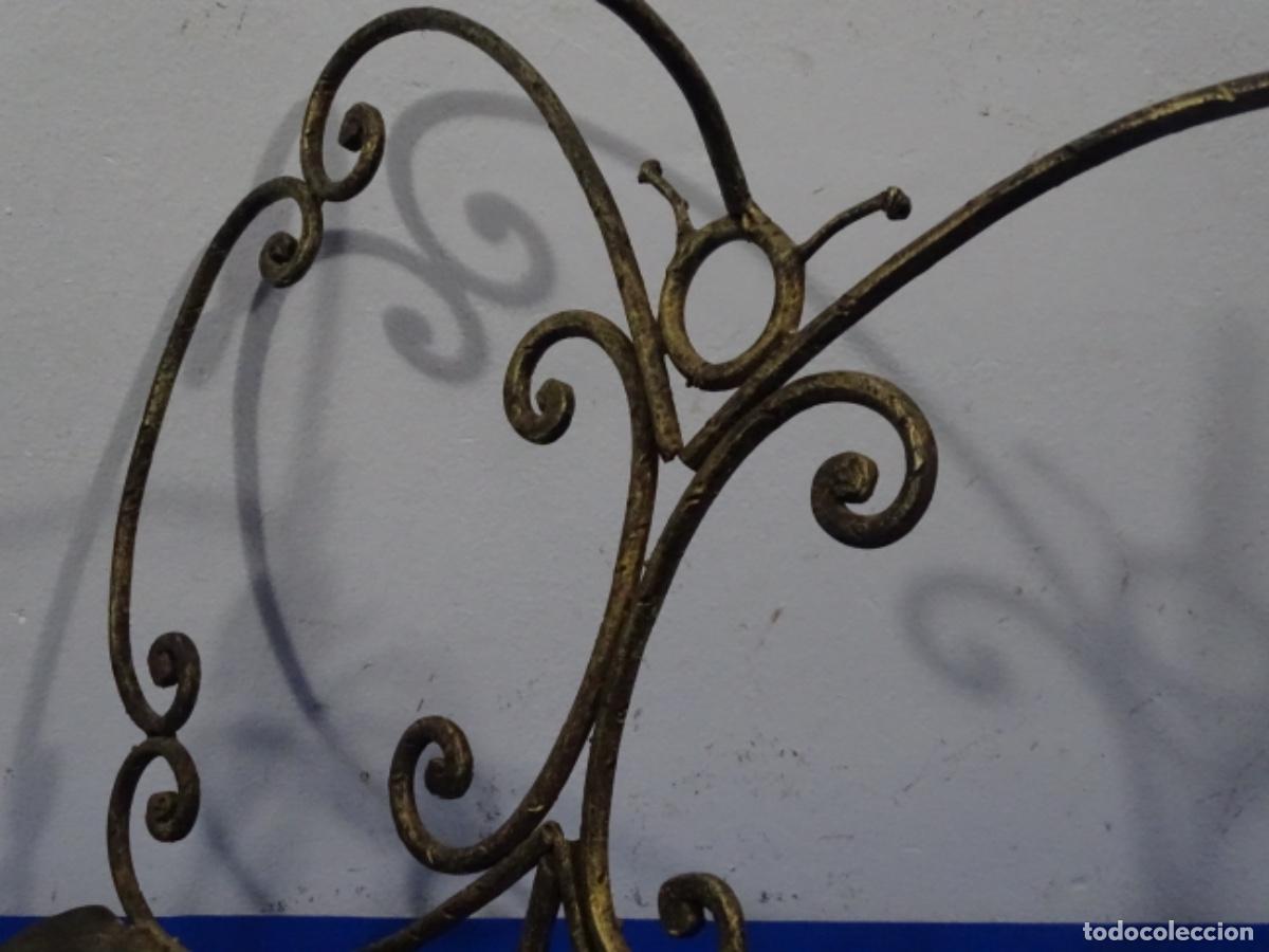 Antig&uuml;edades: ANTIGUO REVISTERO EN FORJA. - Foto 5