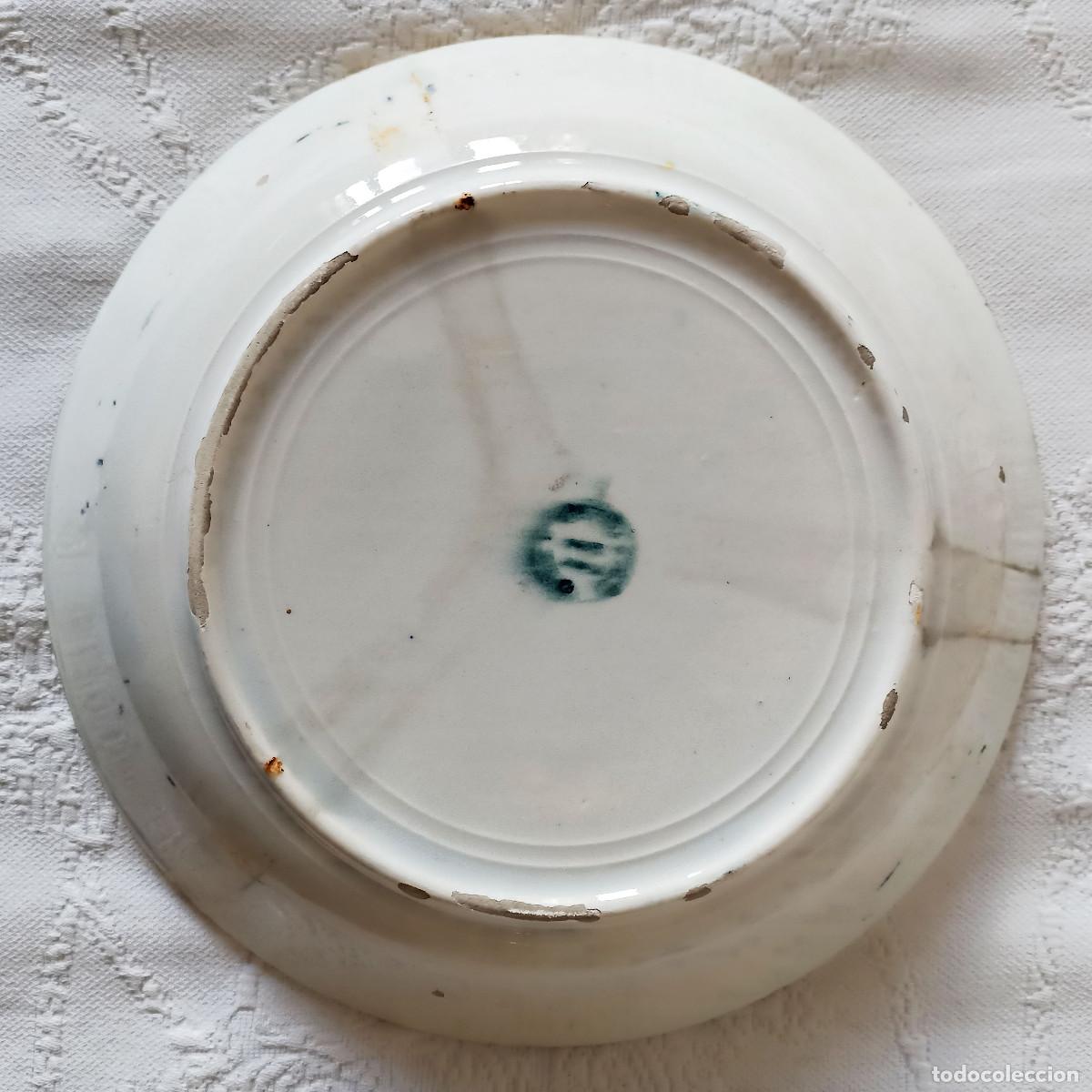 Antig&uuml;edades: Plato decoraci&oacute;n de 24,5 cm de di&aacute;metro. - Foto 2