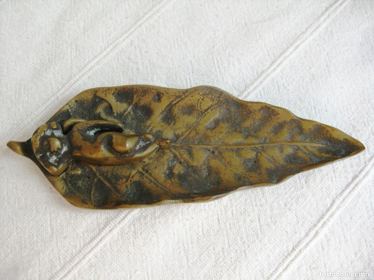 Antig&uuml;edades: TARJETERO EN BRONCE MACIZO FORMA DE HOJA CON BEB&Eacute; DORMIDO - Foto 9