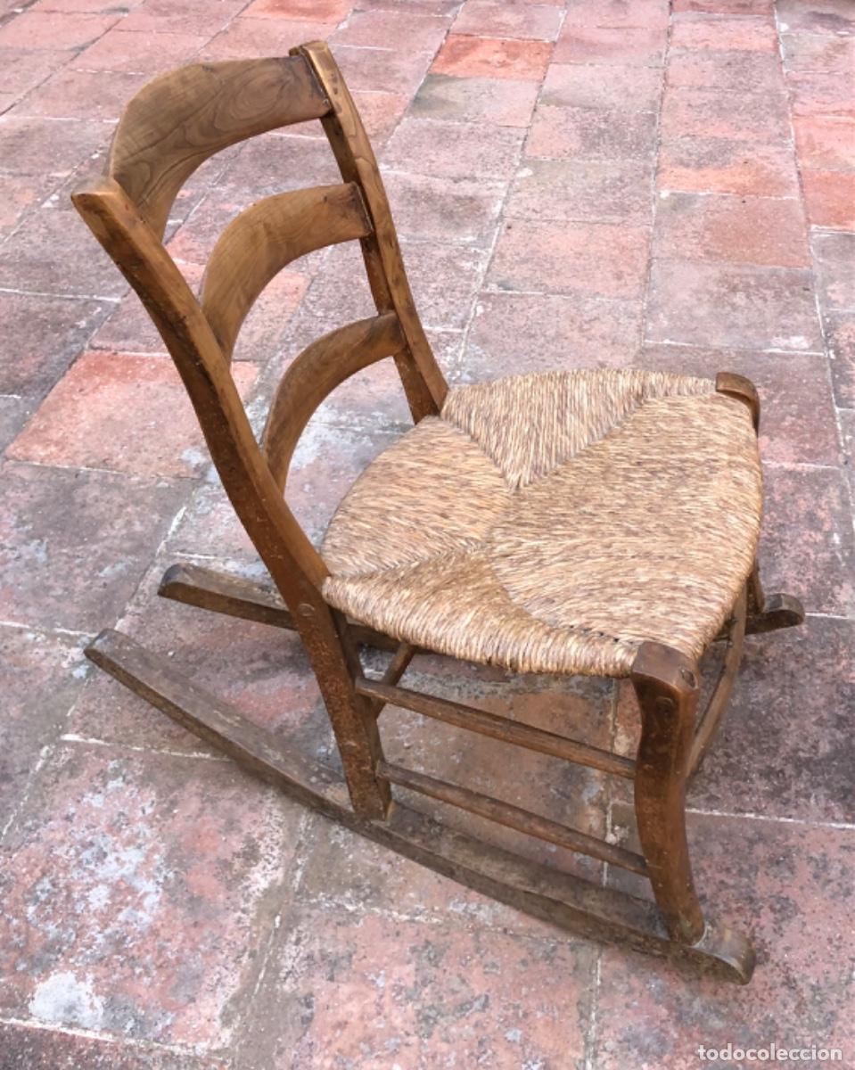 Antig&uuml;edades: ANTIGUA SILLA MECEDORA de enea - Foto 1