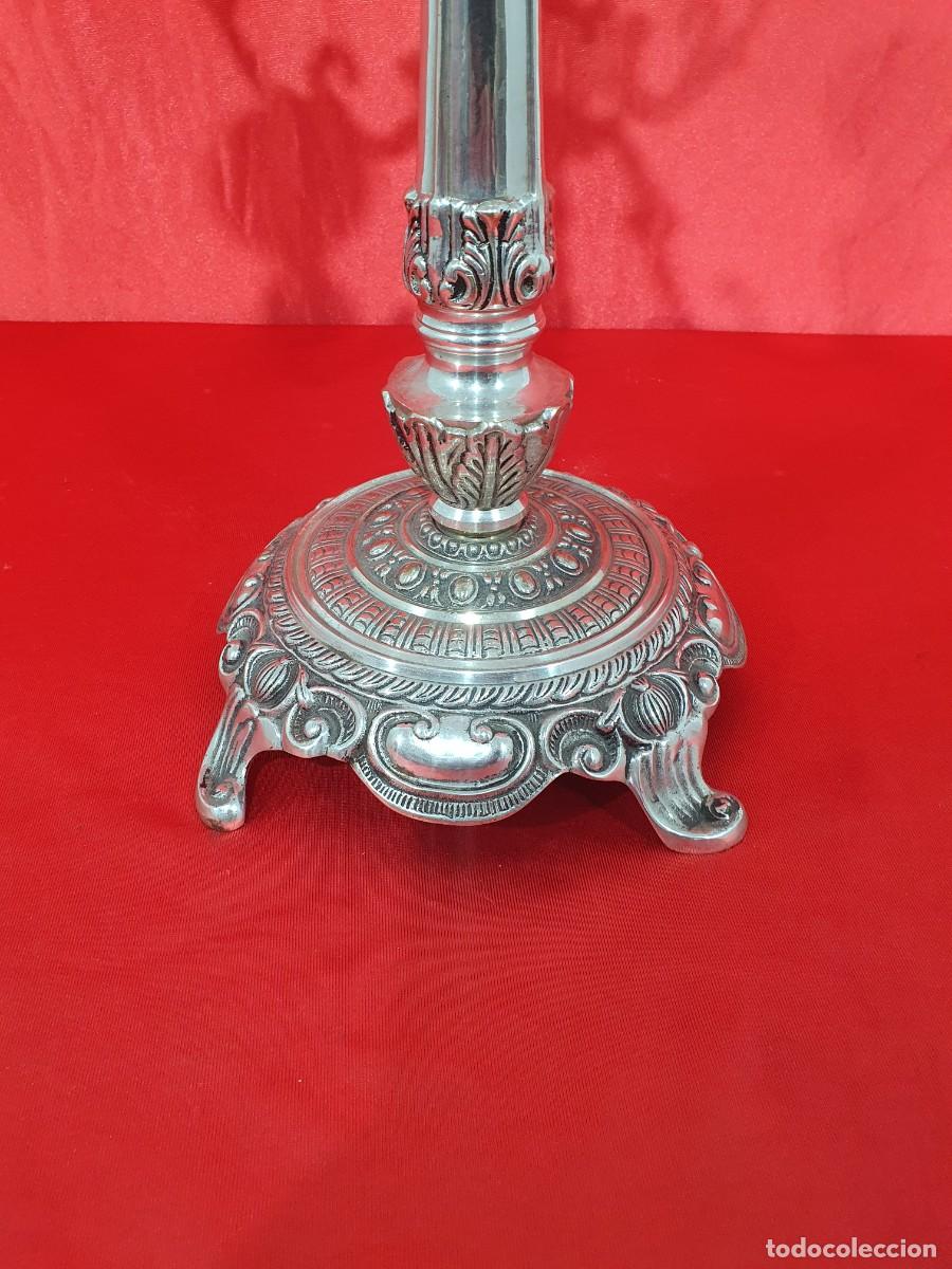 Antig&uuml;edades: Gran candelabro en bronce plateado 64 cm - Foto 3