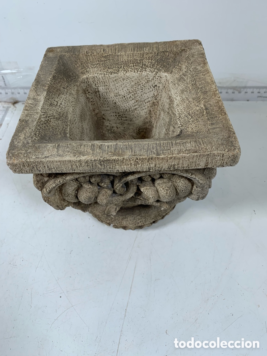 Antig&uuml;edades: 01_ macetero de piedra, ornamento - Foto 1