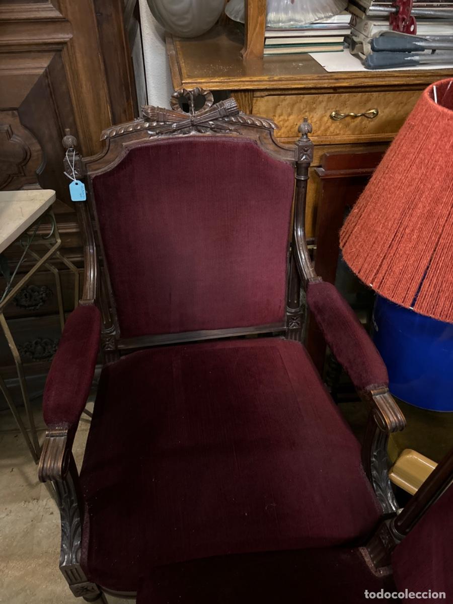 Antig&uuml;edades: Tresillo rojo en buen estado - Foto 4