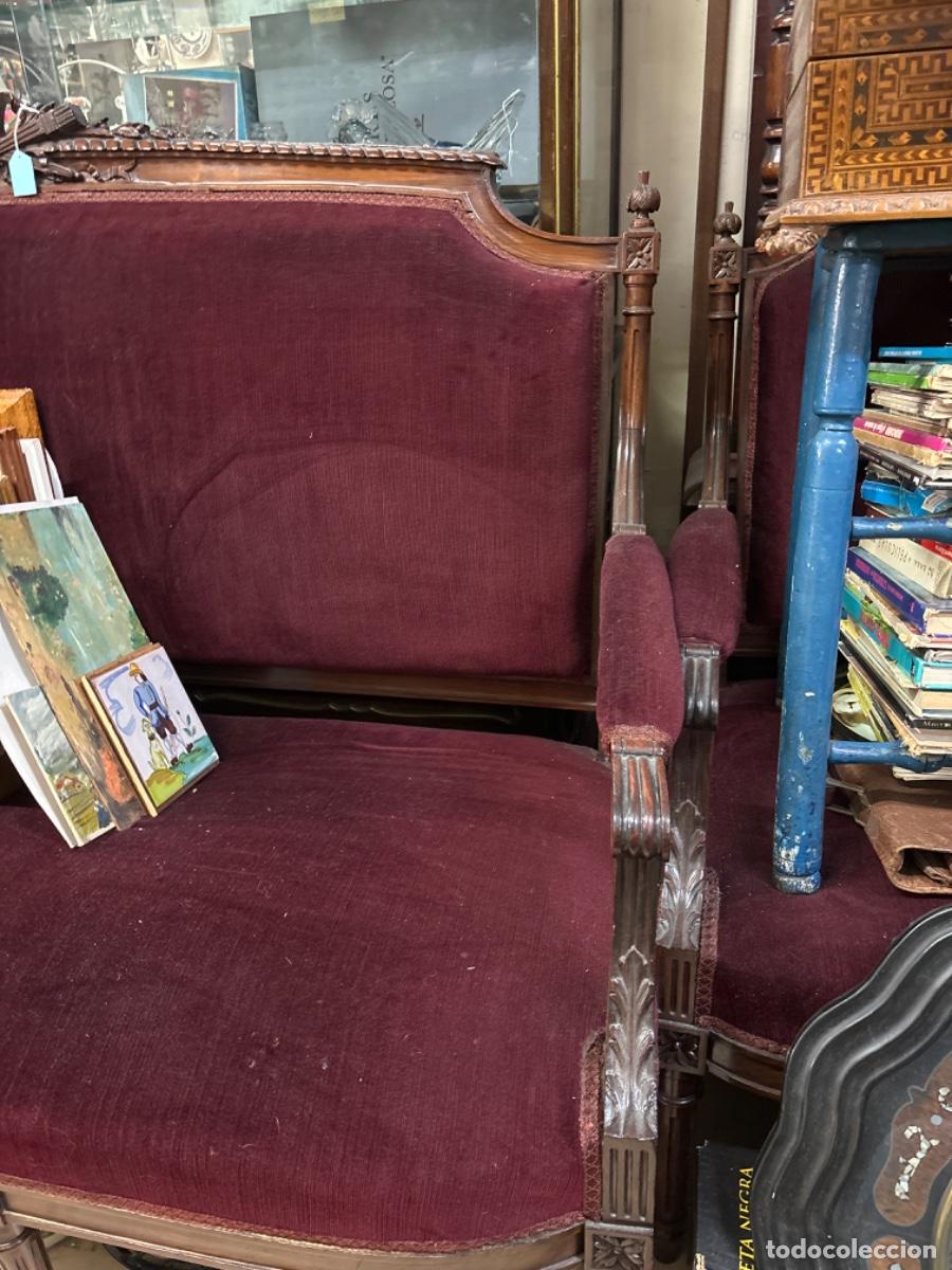 Antig&uuml;edades: Tresillo rojo en buen estado - Foto 7