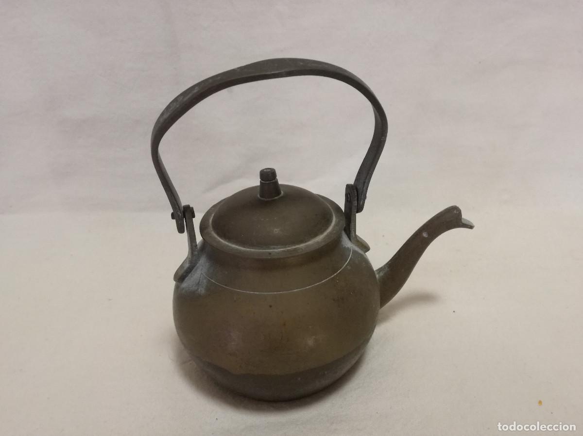 Antig&uuml;edades: PEQUE&Ntilde;A TETERA / CAFETERA DE BRONCE / LATON - Foto 4