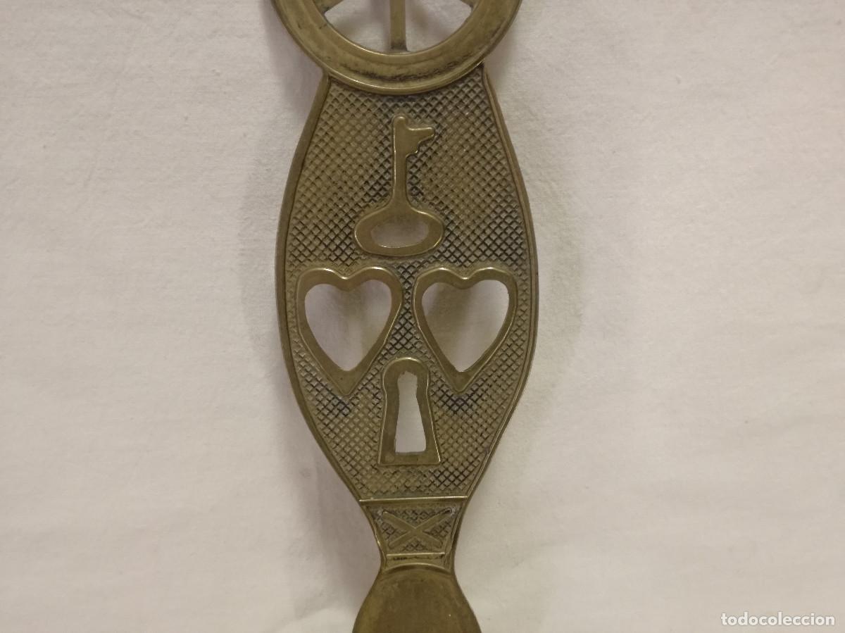Antig&uuml;edades: CUCHARA DECORATIVA DE BRONCE / LATON - Foto 3