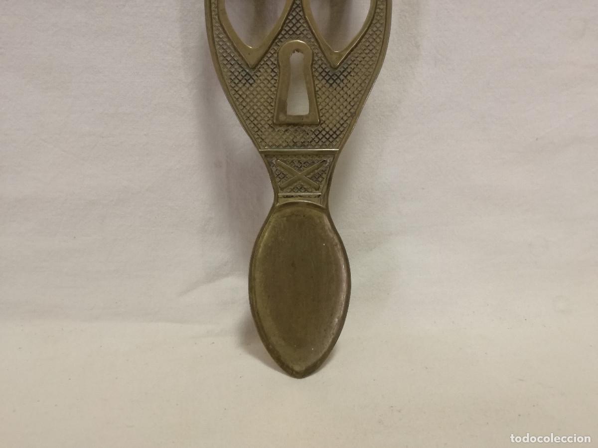 Antig&uuml;edades: CUCHARA DECORATIVA DE BRONCE / LATON - Foto 4