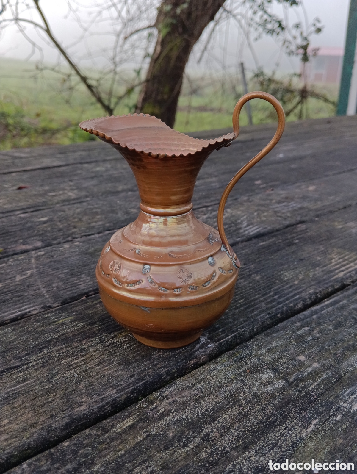 Antig&uuml;edades: PEQUE&Ntilde;A JARRA EN COBRE REPUJADO. - Foto 2