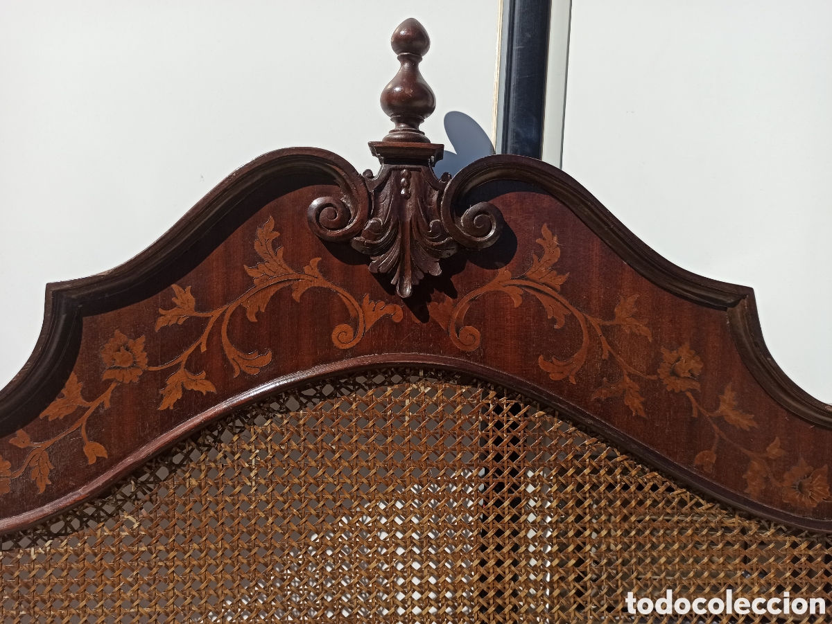 Antig&uuml;edades: Cama en liquidaci&oacute;n con marqueter&iacute;a - Foto 2