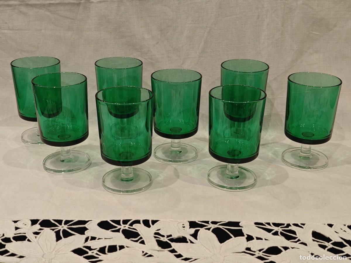 Antig&uuml;edades: 8 copas color verde en vidrio. - Foto 2