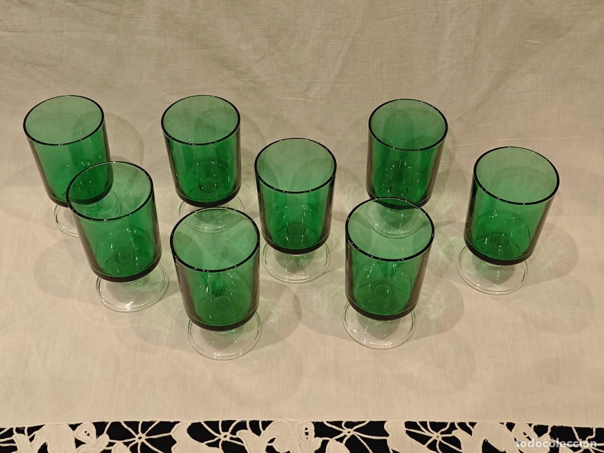 Antig&uuml;edades: 8 copas color verde en vidrio. - Foto 4
