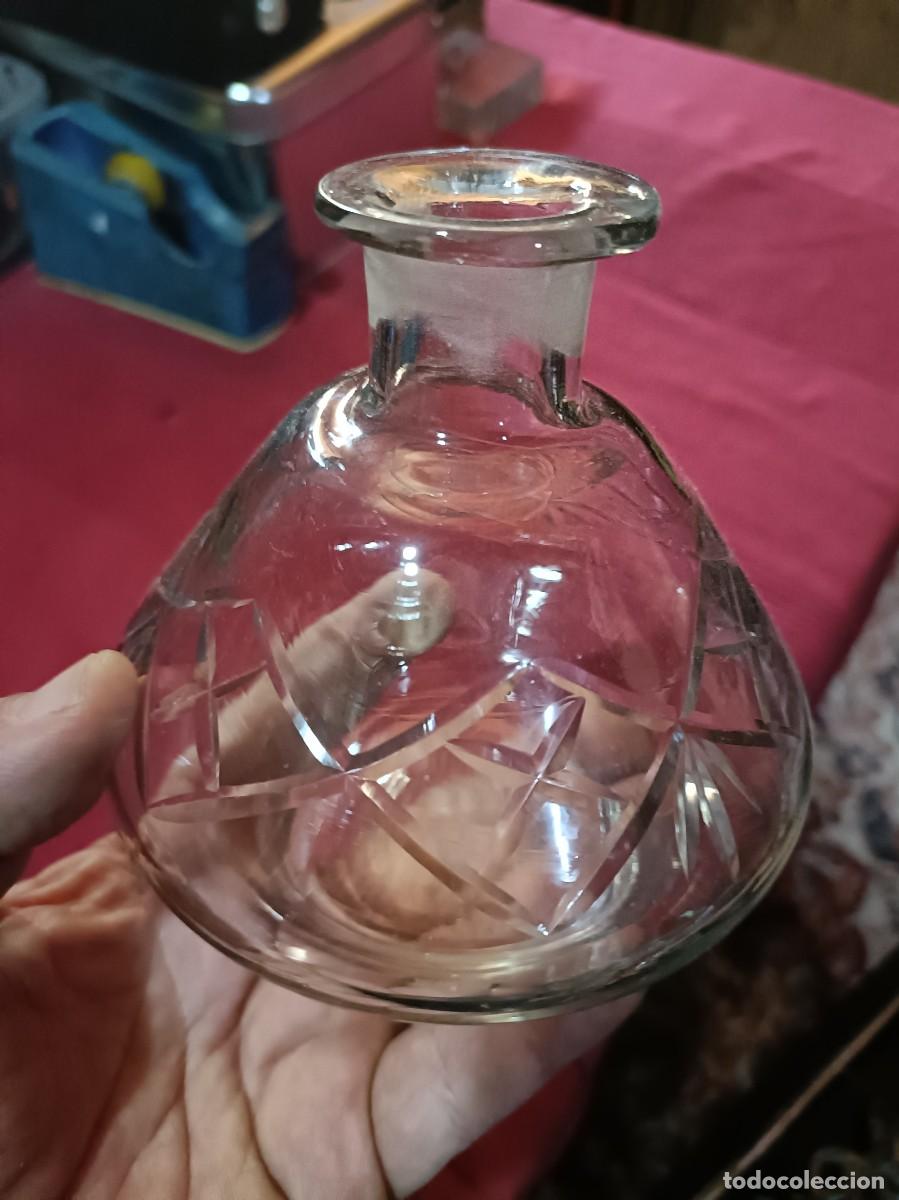 Antig&uuml;edades: Botella a&ntilde;os cuarenta de cristal - Foto 1