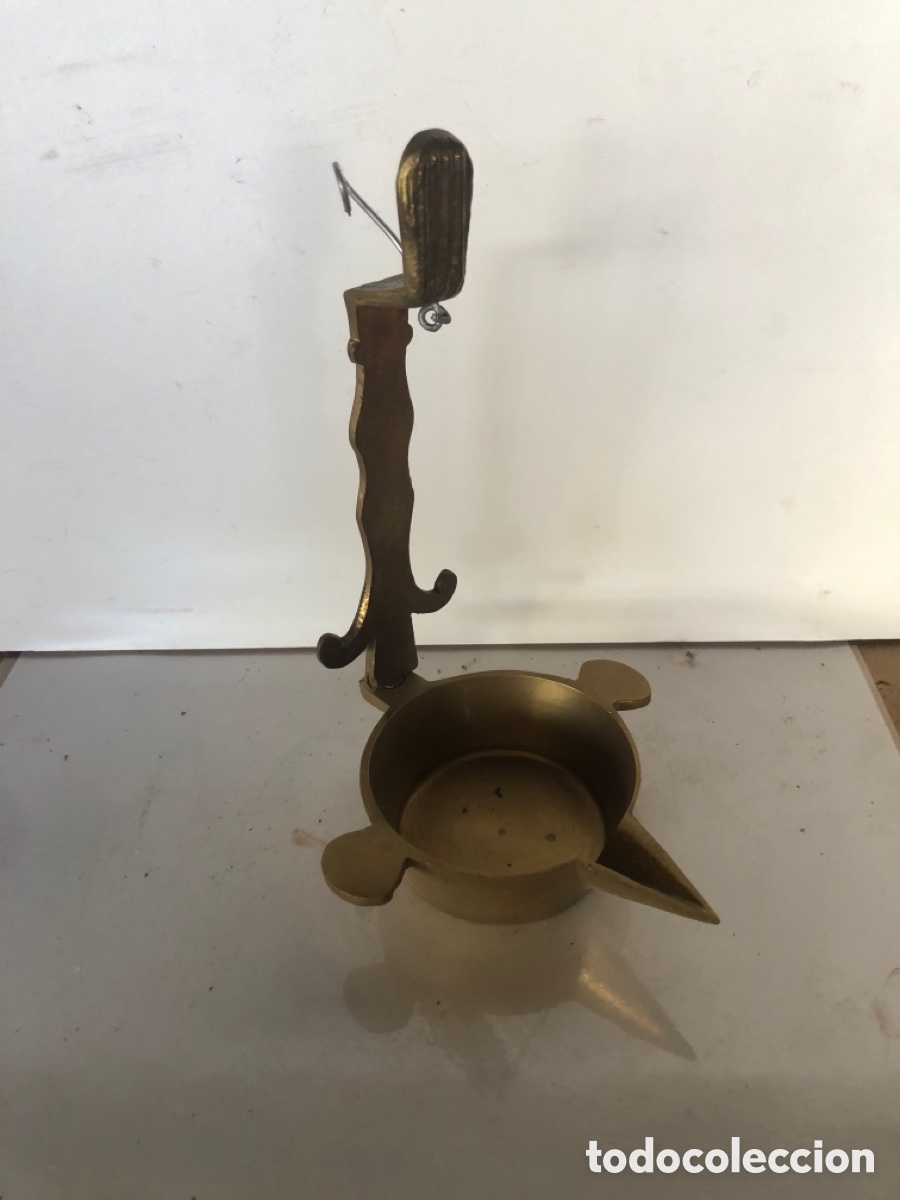 Antig&uuml;edades: CANDIL DE BRONCE - Foto 1
