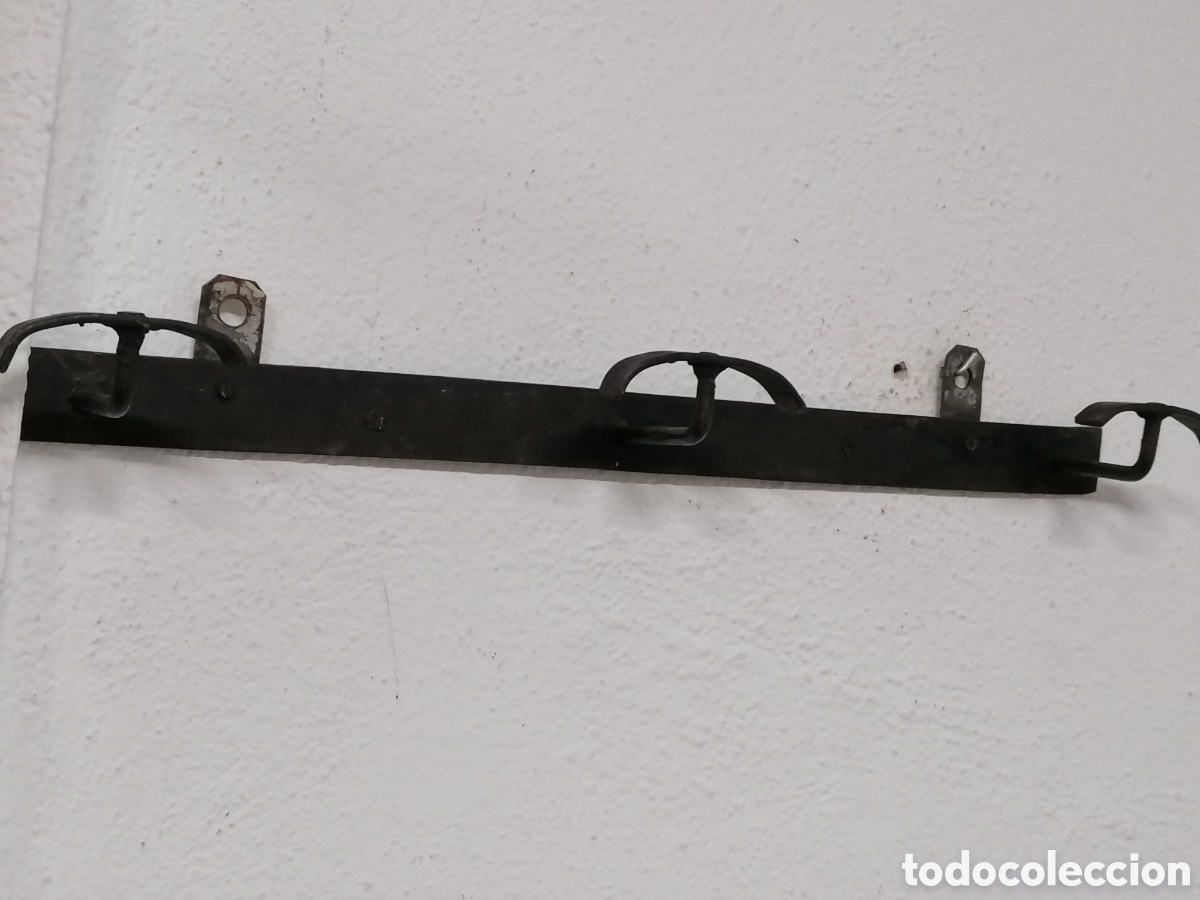 Antig&uuml;edades: Perchero de pared de hierro antiguo - Foto 4