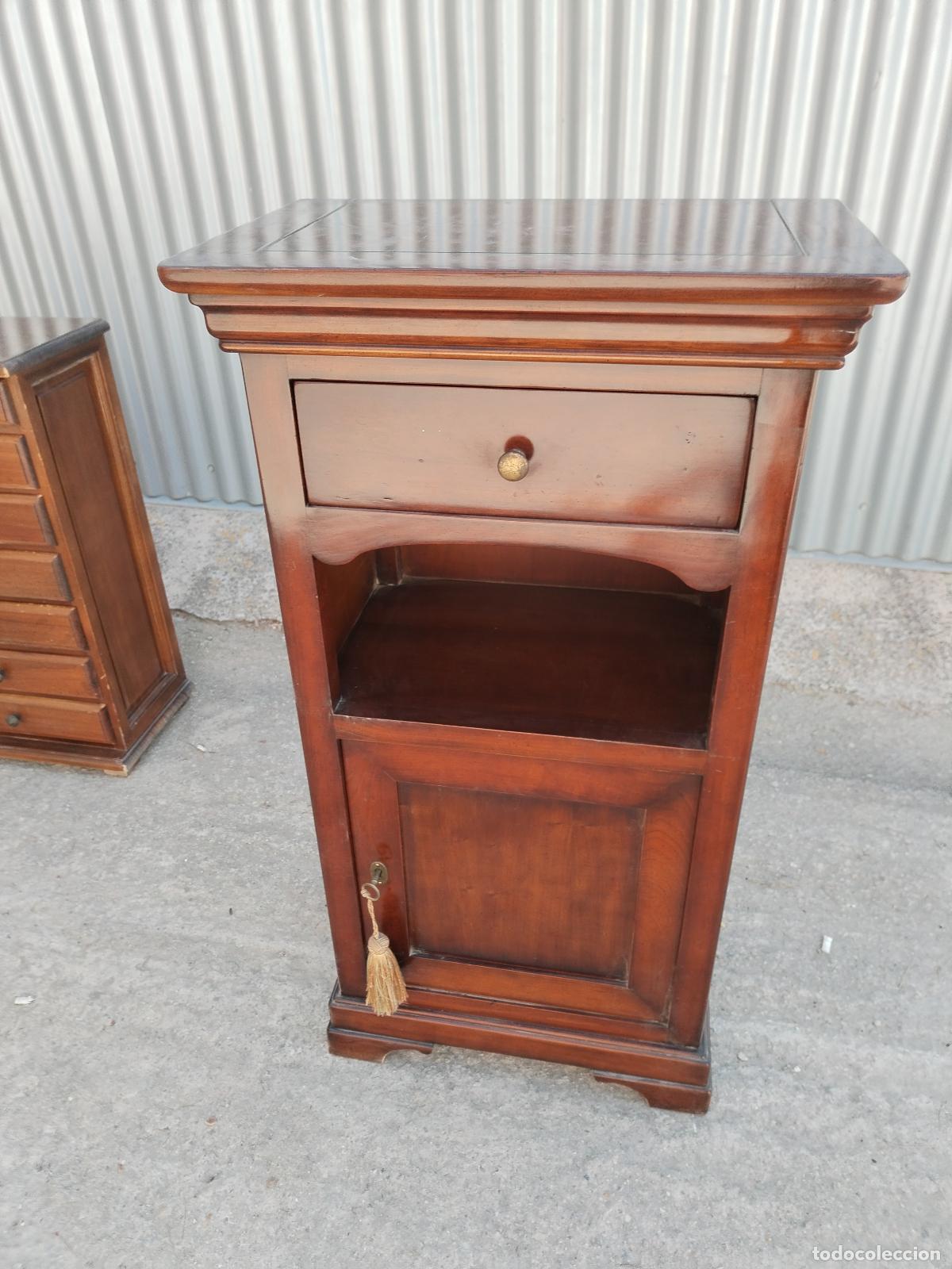 Antig&uuml;edades: mueble auxilar de madera maciza - Foto 2