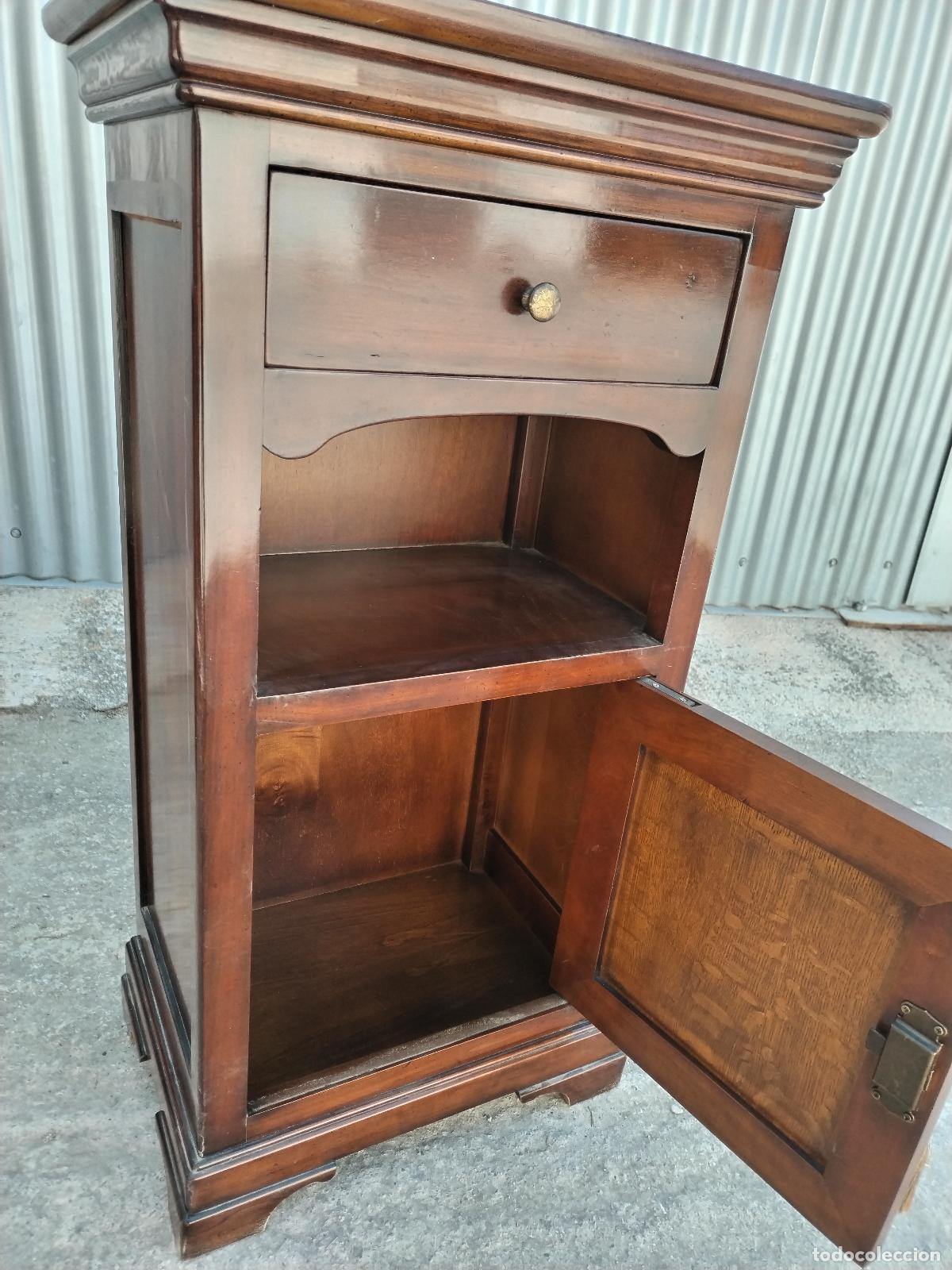 Antig&uuml;edades: mueble auxilar de madera maciza - Foto 3