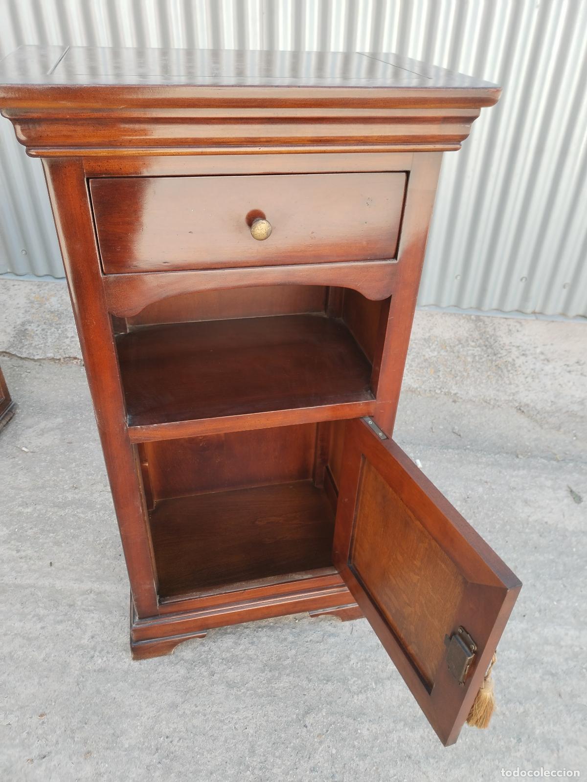 Antig&uuml;edades: mueble auxilar de madera maciza - Foto 4