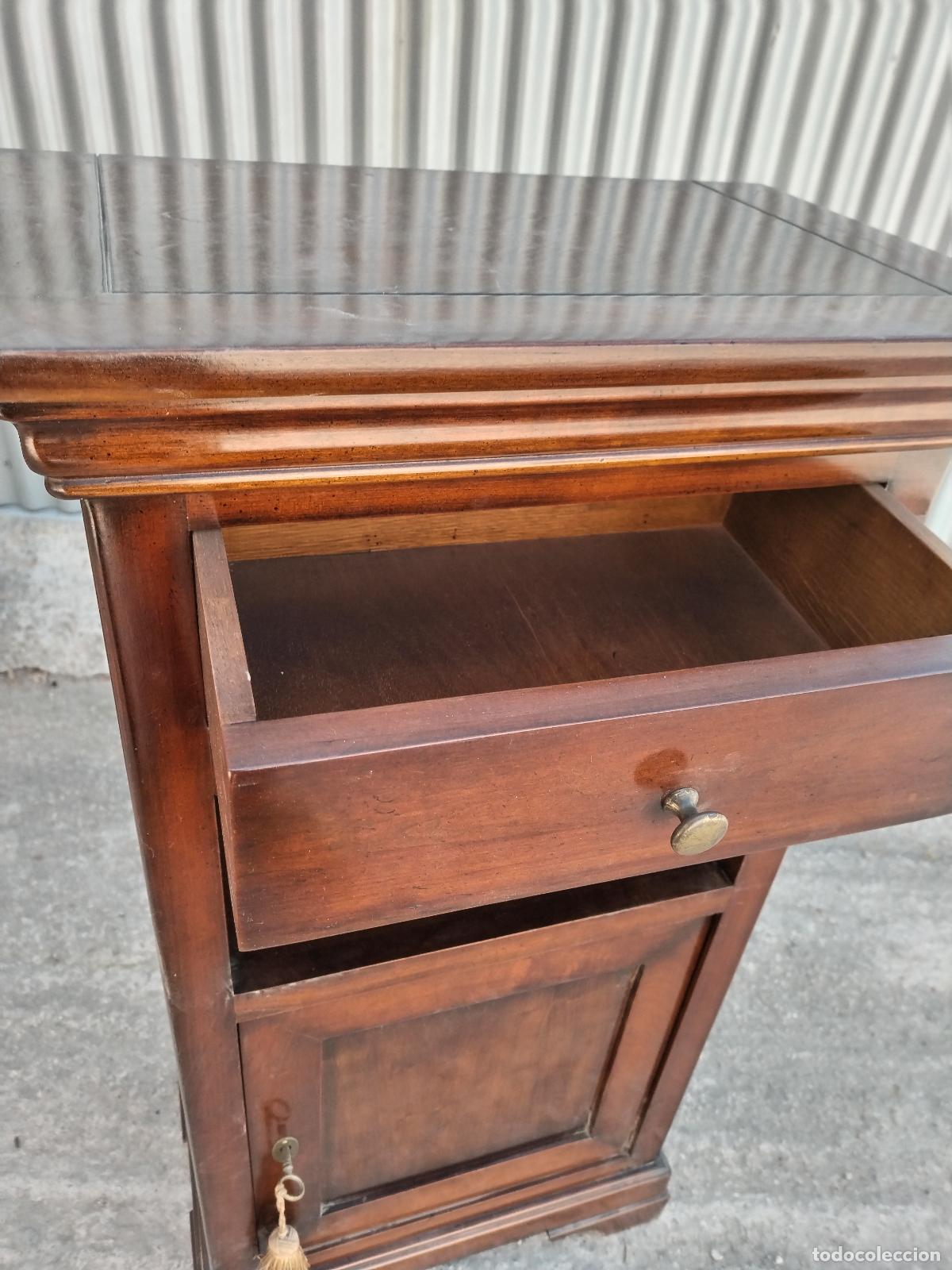 Antig&uuml;edades: mueble auxilar de madera maciza - Foto 5