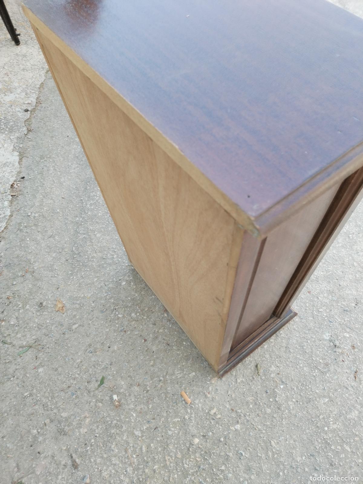 Antig&uuml;edades: comoda mueble auxilar de madera - Foto 6