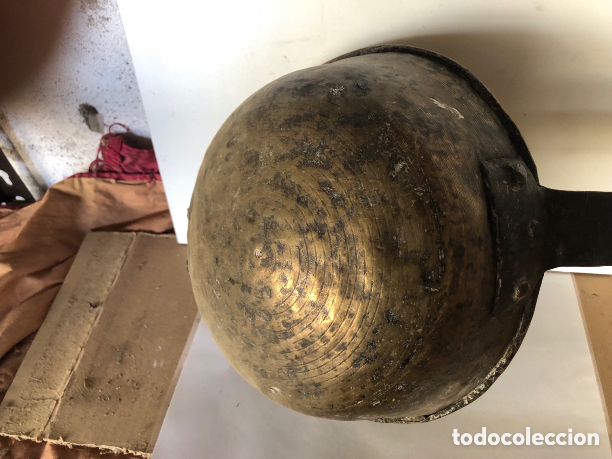 Antig&uuml;edades: cazo de laton con asa de forja - Foto 6