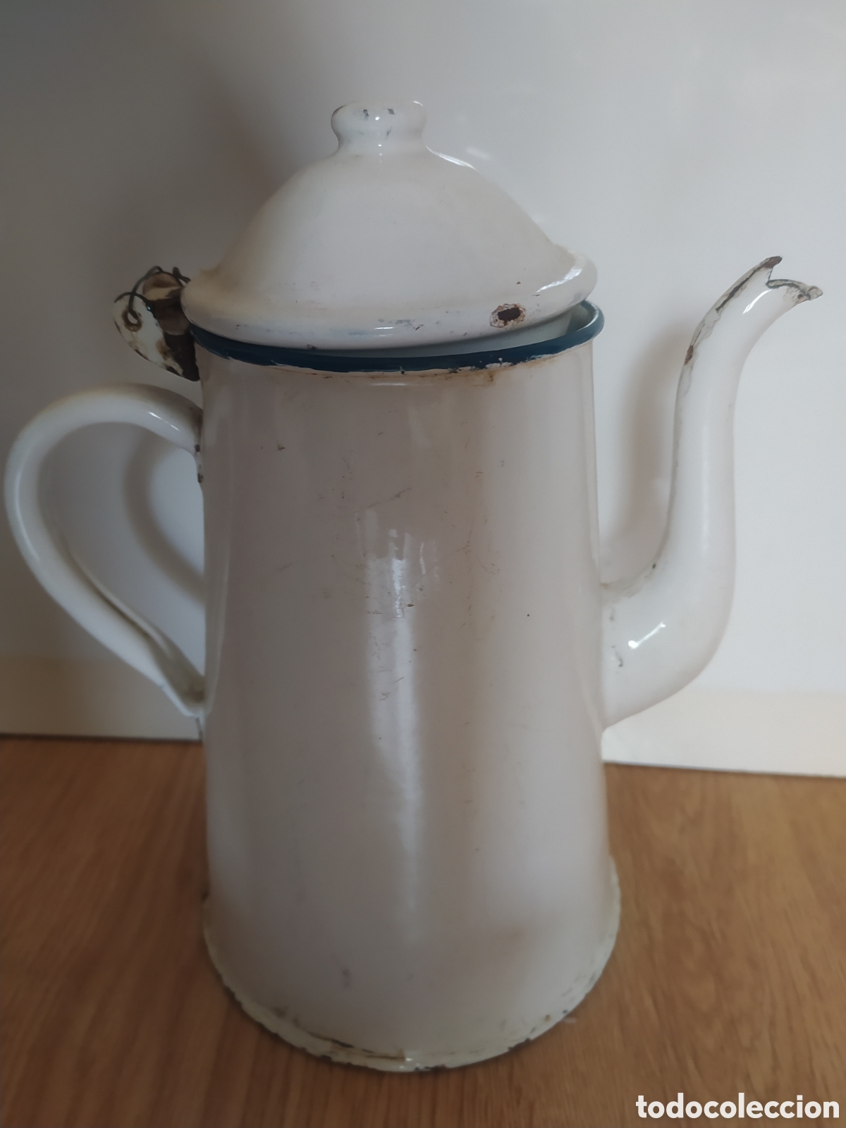 Antig&uuml;edades: Cafetera de hierro esmaltado en blanco - Foto 2
