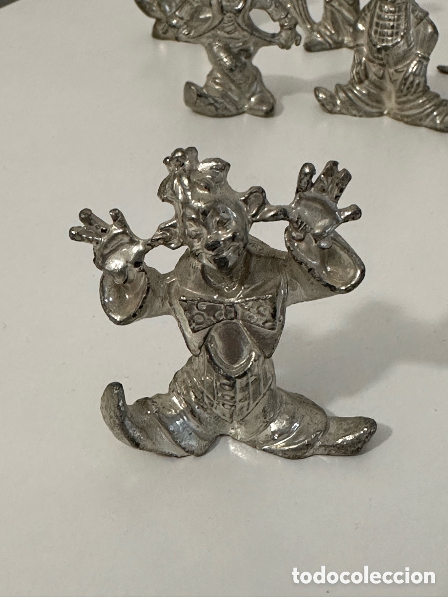 Antig&uuml;edades: Conjunto figuras payasos de metal - Foto 2