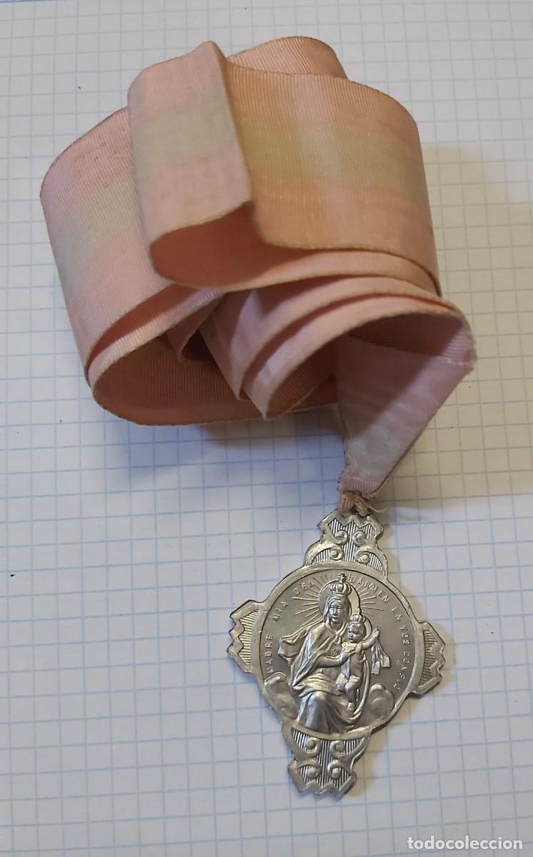 Antig&uuml;edades: Medalla religiosa de cuello - Foto 2