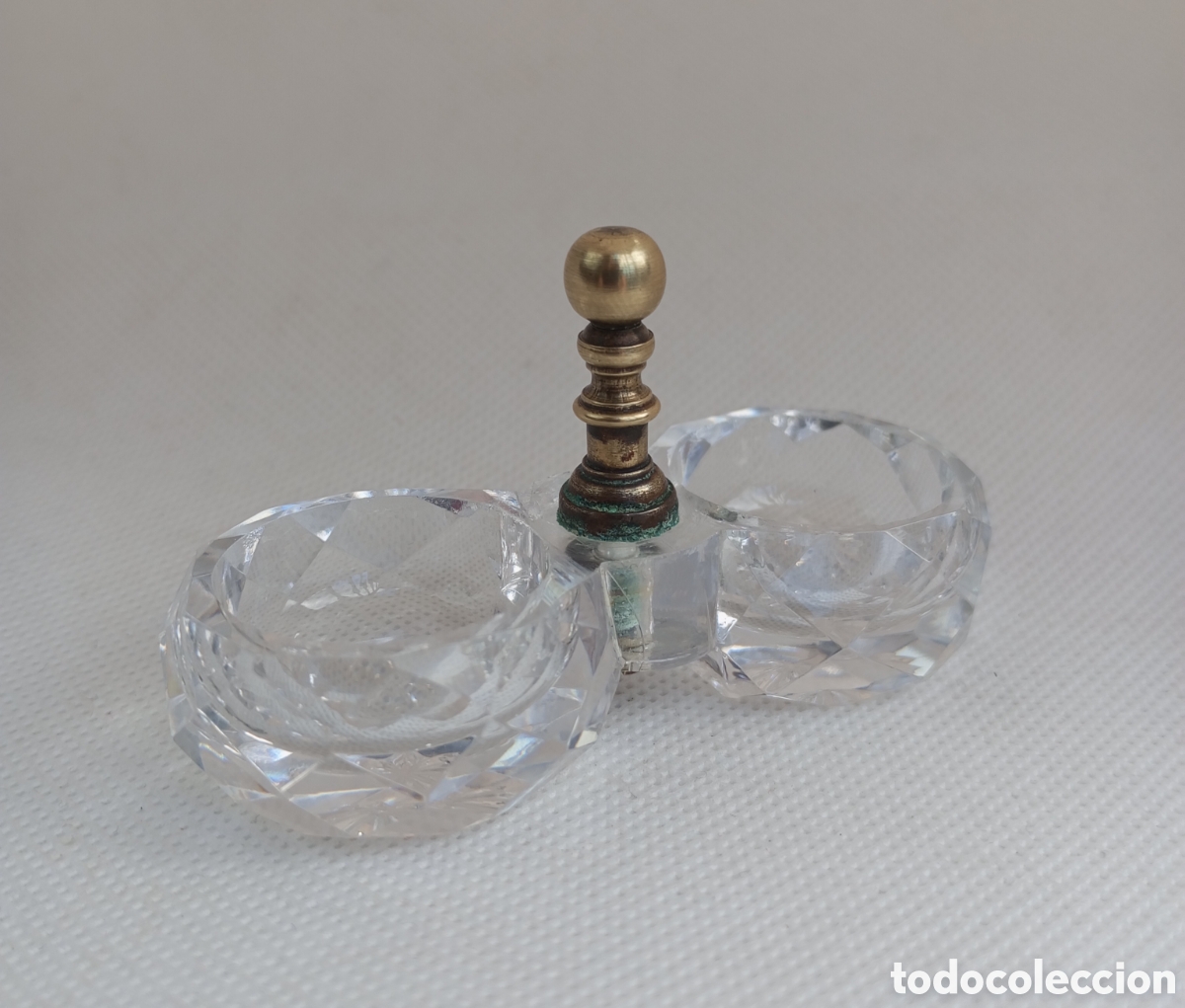 Antiques: BACCARAT SALERO FRANCES SIGLO XIX DE DOBLE CRISTALINO MOLDEADO A LA PRENSA Y ASA DE BRONCE.