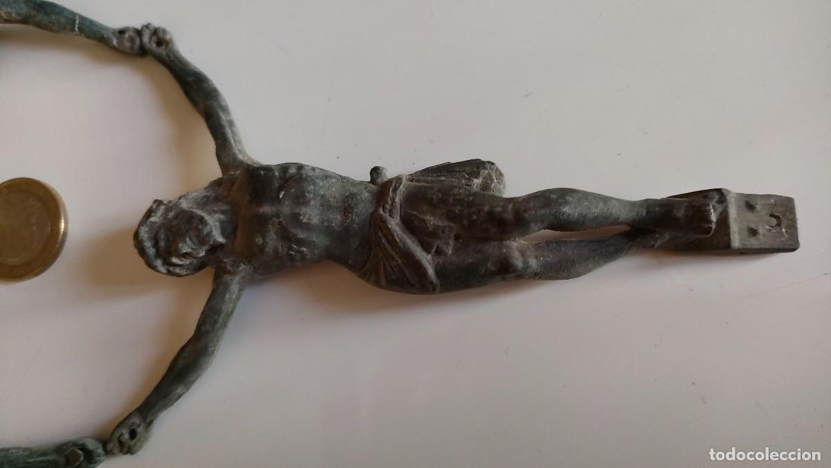 Antig&uuml;edades: CONJUNTO DE 3 CRISTOS SIGLO XX - Foto 2
