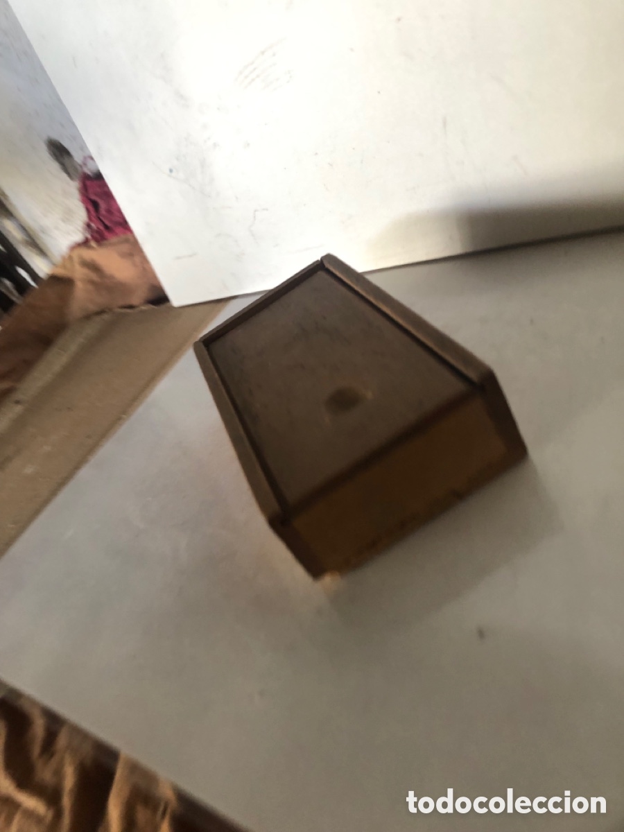 Antig&uuml;edades: Cajita de madera tipo plumier - Foto 4