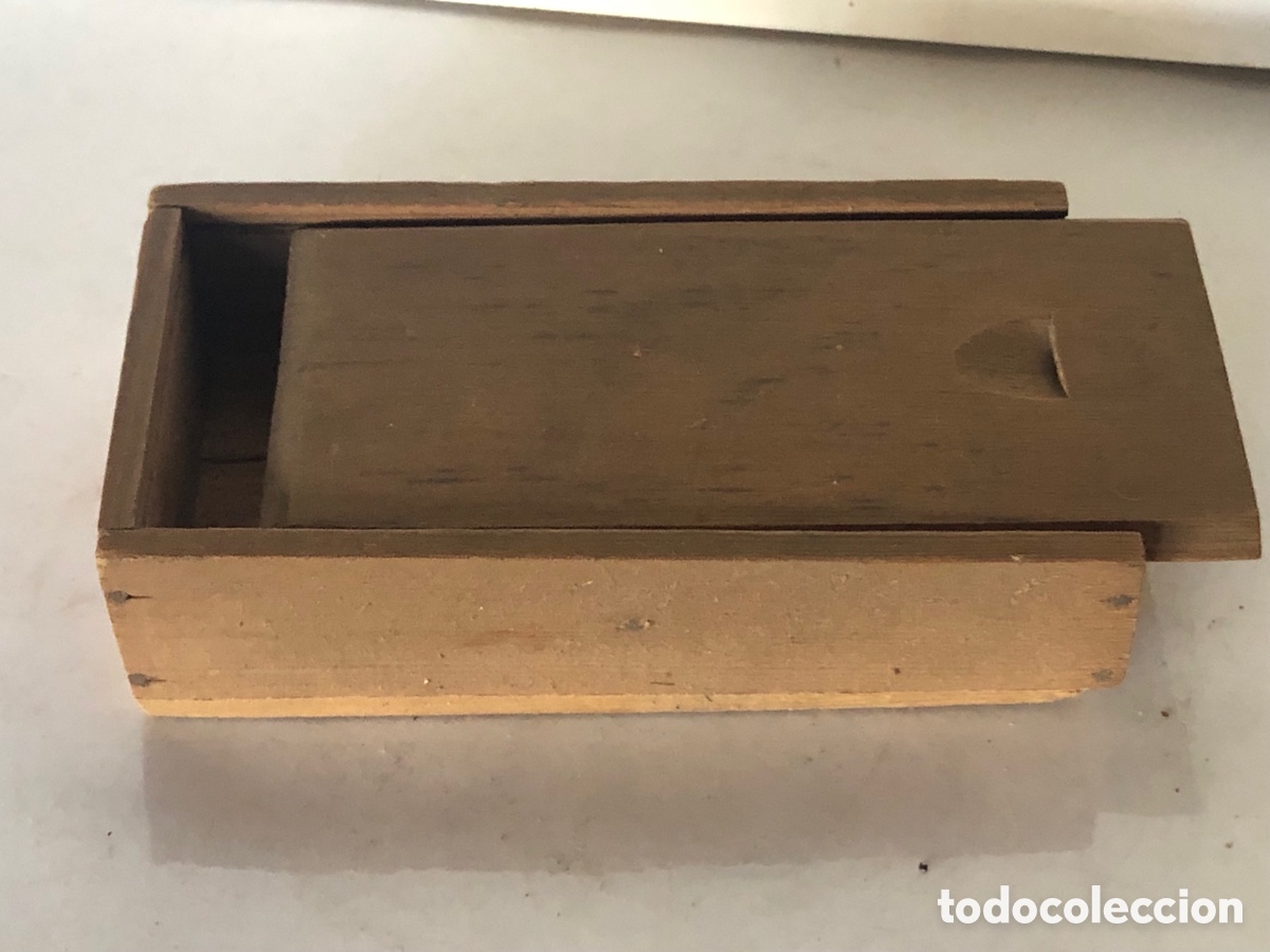 Antig&uuml;edades: Cajita de madera tipo plumier - Foto 1