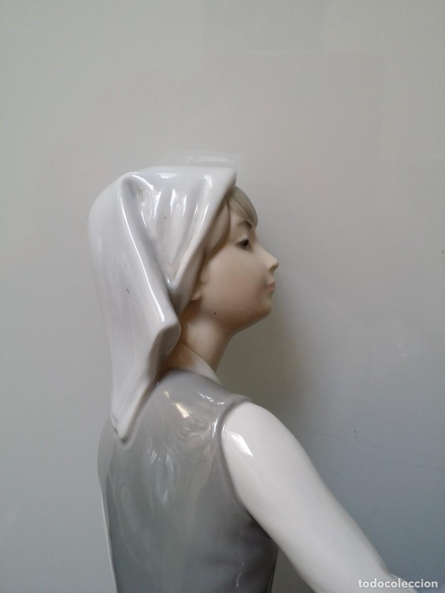 Antig&uuml;edades: Porcelana NAO LLADR&Oacute; - Foto 3