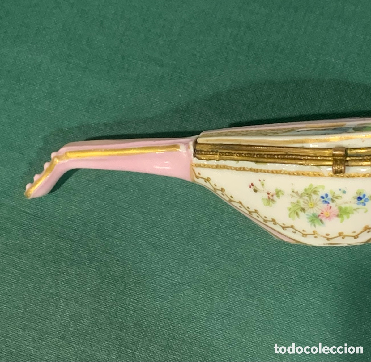Antig&uuml;edades: Caja de Meissen en forma de la&uacute;d. - Foto 6