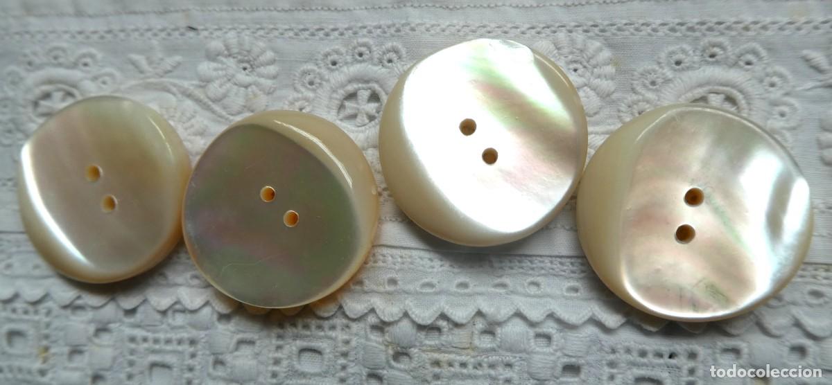 Antig&uuml;edades: CUATRO BOTONES DE N&Aacute;CAR PPIO.S.XX - Foto 3